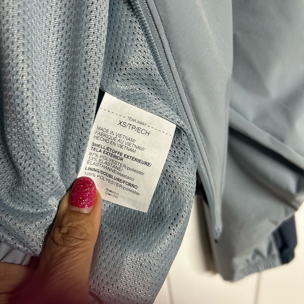 NWT Under Armour Women’s Rival Woven Crop Jacket - Picture 4 of 5